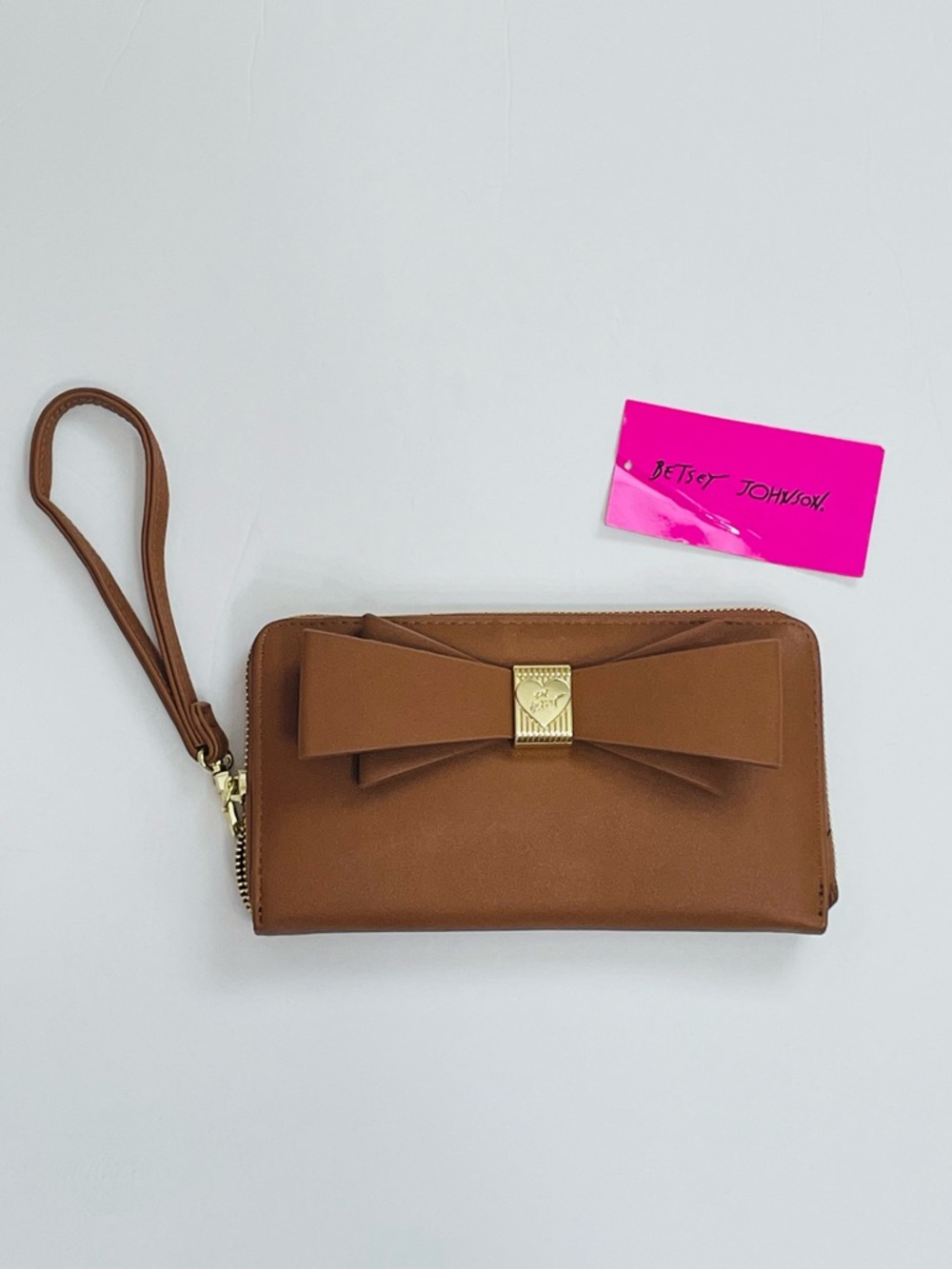 Betsey Johnson Brown Bow Wristlet Wallet New Cognac